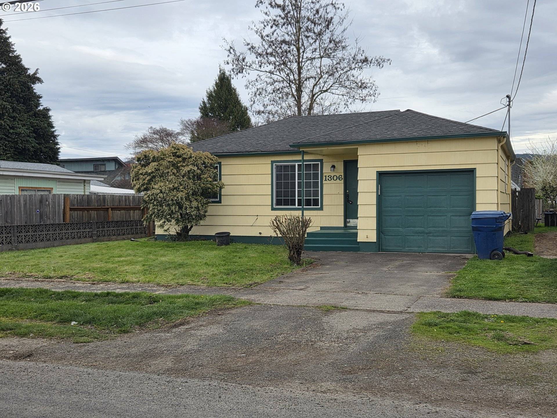 1306 S 3RD AVE, Kelso, WA 98626
