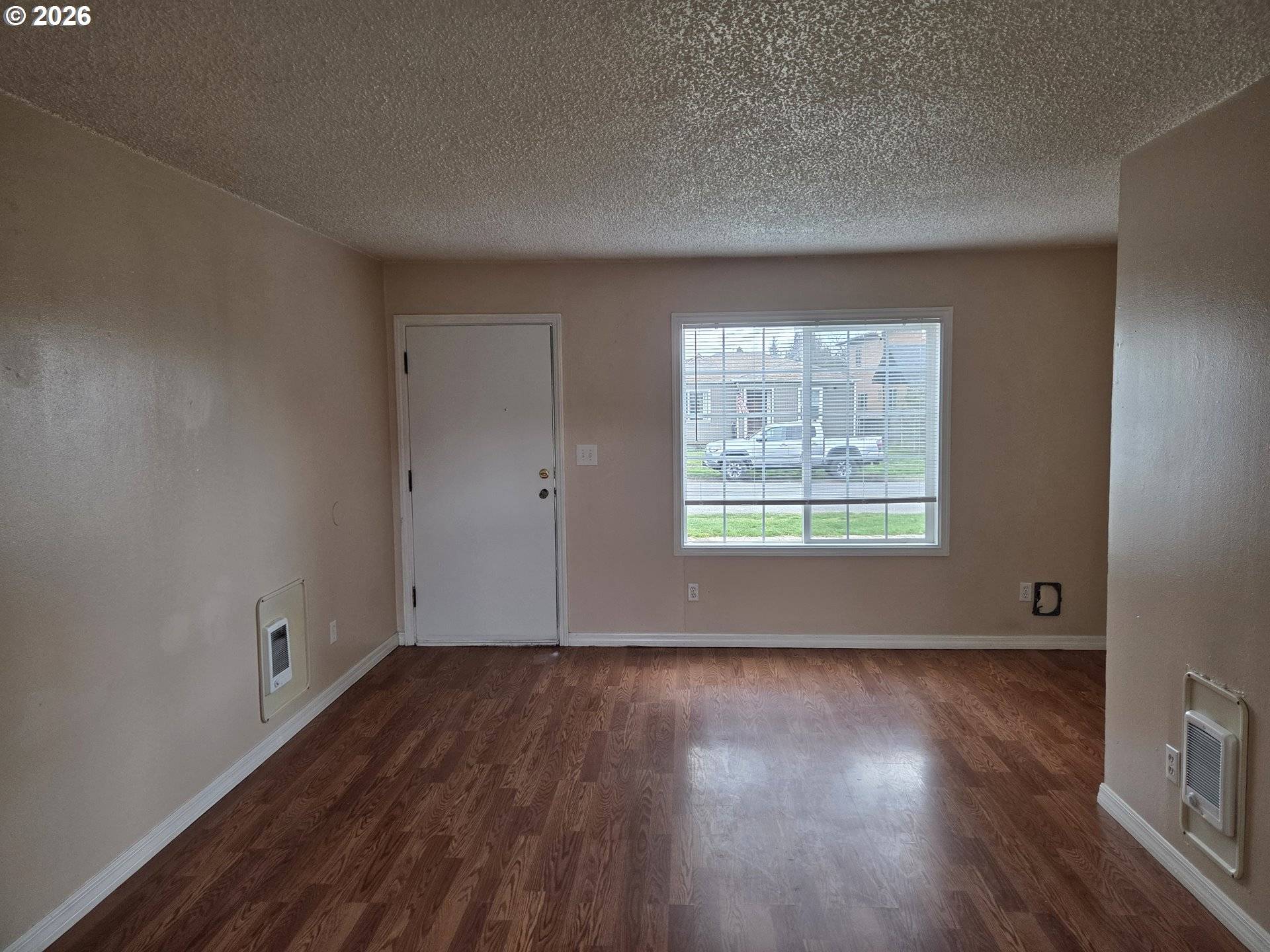 1306 S 3RD AVE, Kelso, WA 98626