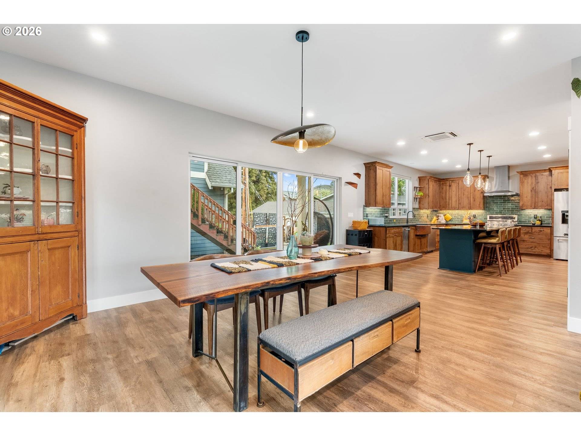 1114 9TH ST, Hood River, OR 97031