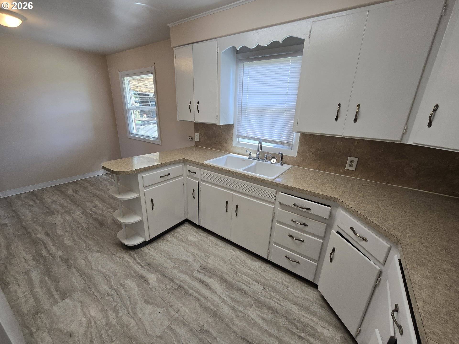 1246 11TH AVE, Longview, WA 98632