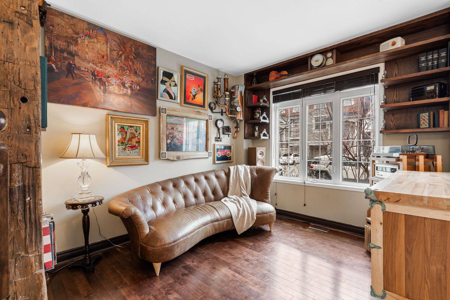 26 Abraham Welsh RD, Toronto W05, ON M9M 0B7