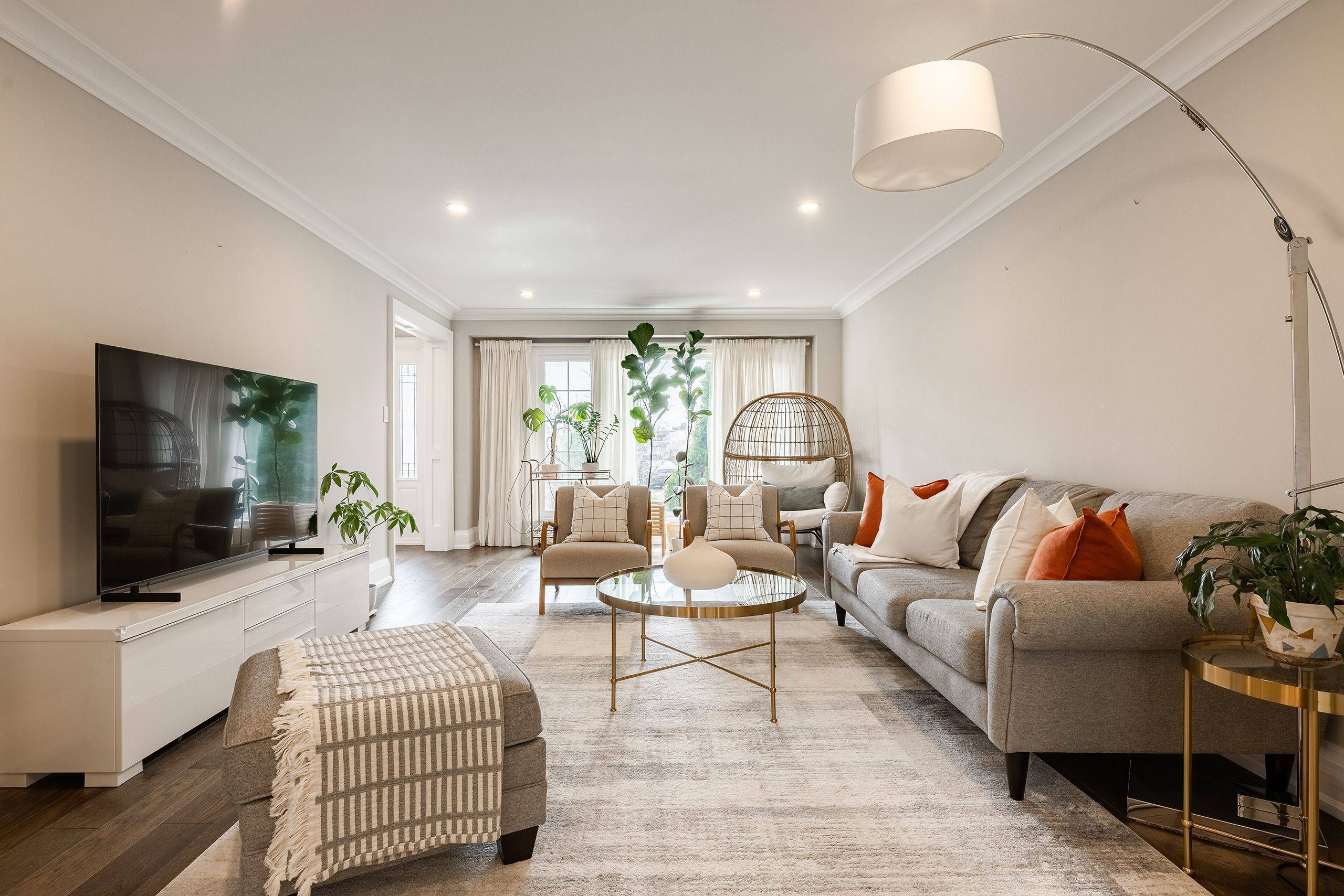 327 Macdonald RD, Oakville, ON L6J 2A8