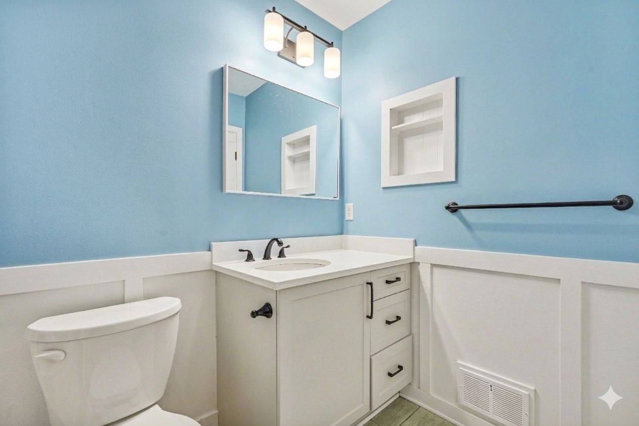 2636 Elmhurst ST, Britannia Heights - Queensway Terrace N And Area, ON K2B 7N6