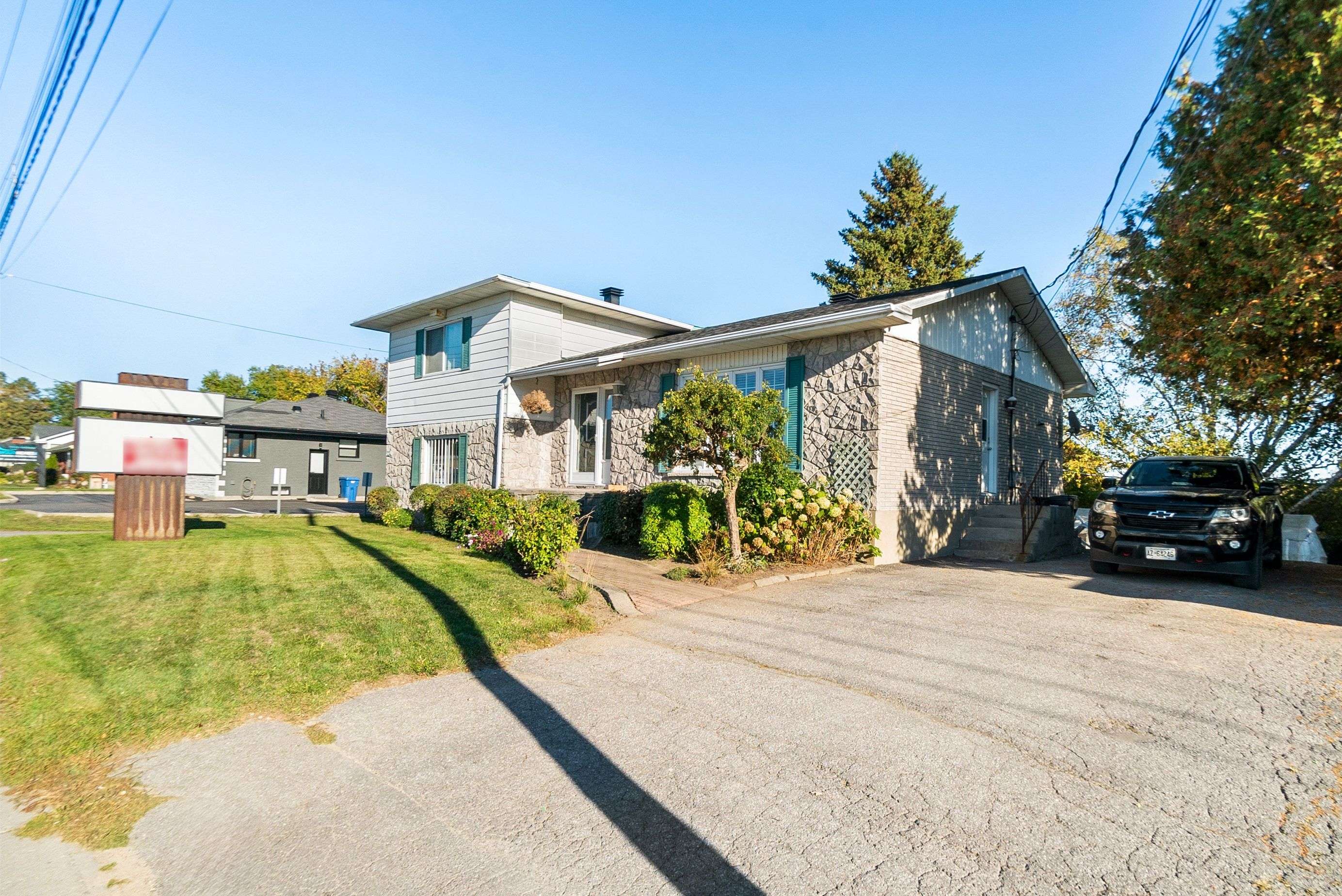 2705 Laurier ST, Clarence-rockland, ON K4K 1A3