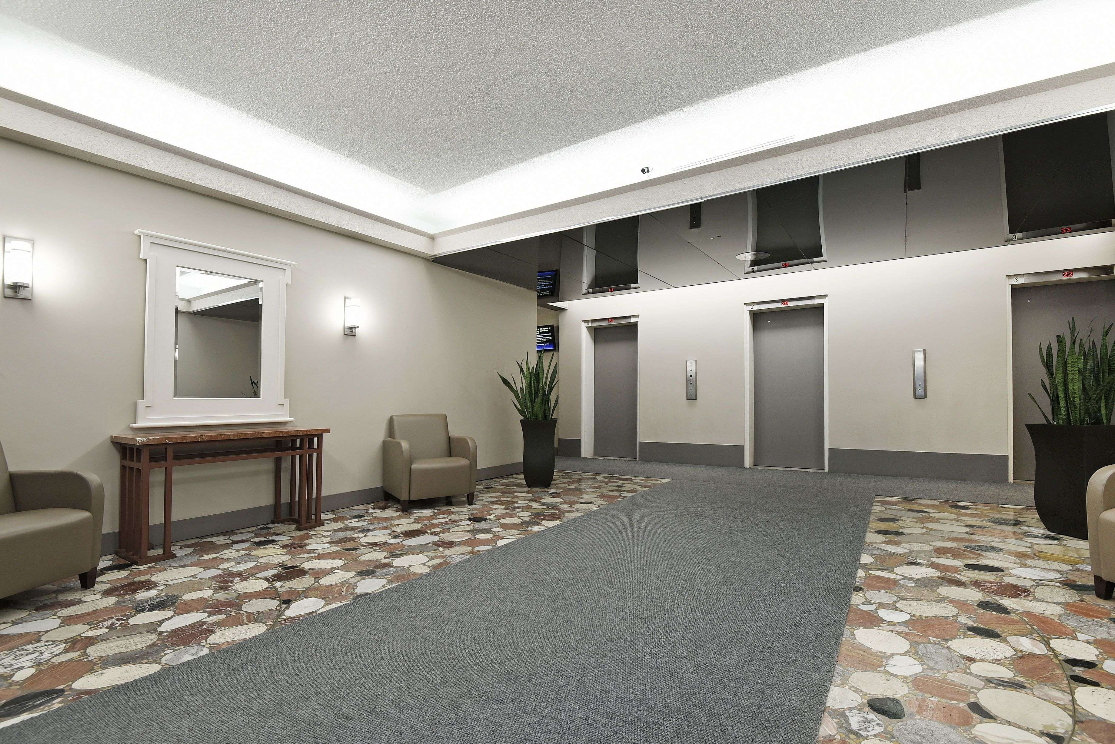 1785 Frobisher LN #1102, Alta Vista And Area, ON K1G 3T7