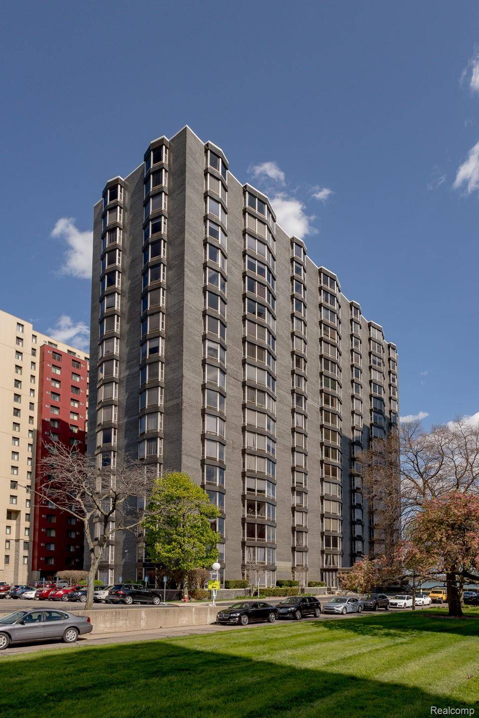 8200 E Jefferson #503, Detroit, MI 48214