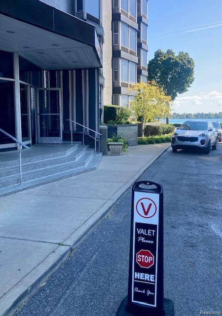 8200 E Jefferson #503, Detroit, MI 48214