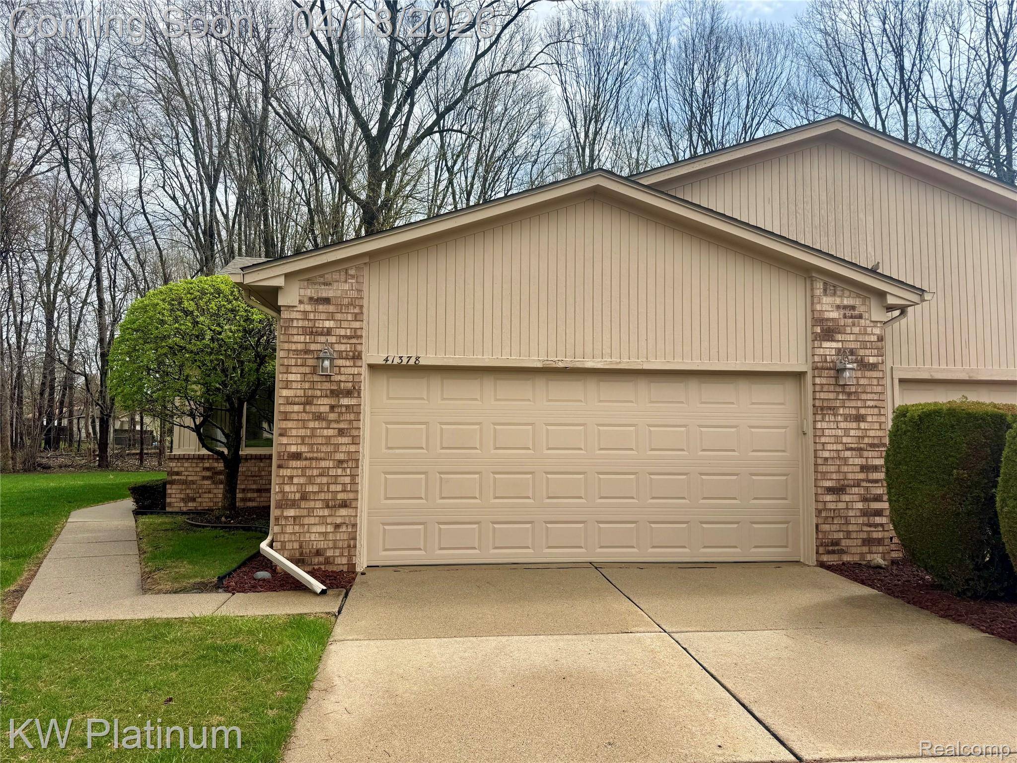 41378 Fortuna DR E #125, Clinton Charter Township, MI 48038