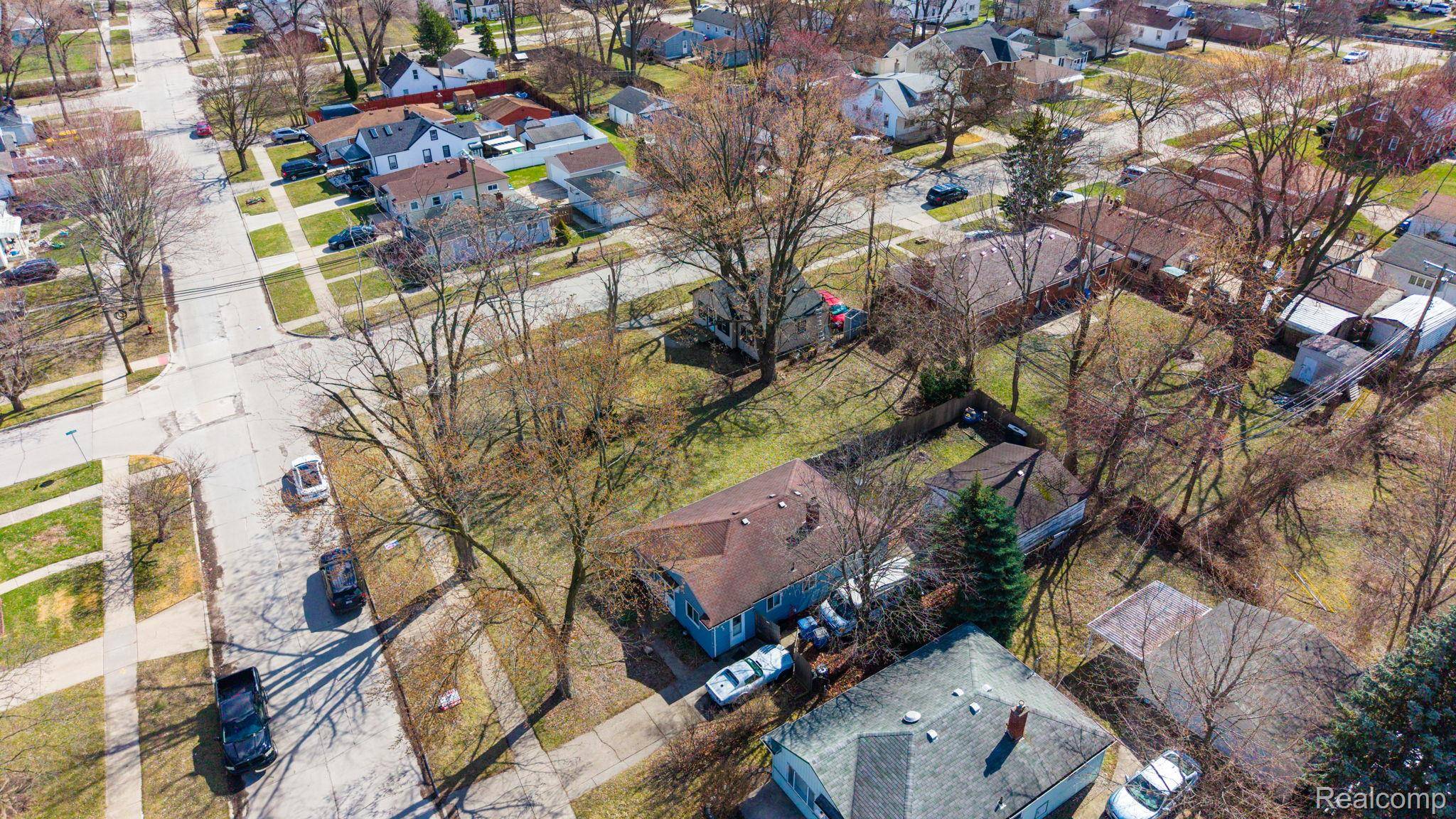 21913 Powers AVE, Dearborn Heights, MI 48125