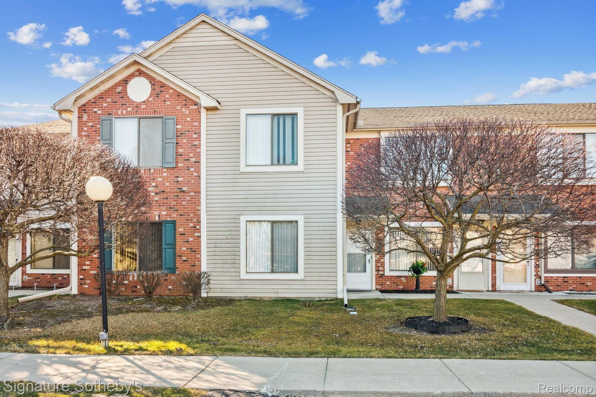 30773 Hidden Pines, Roseville, MI 48066