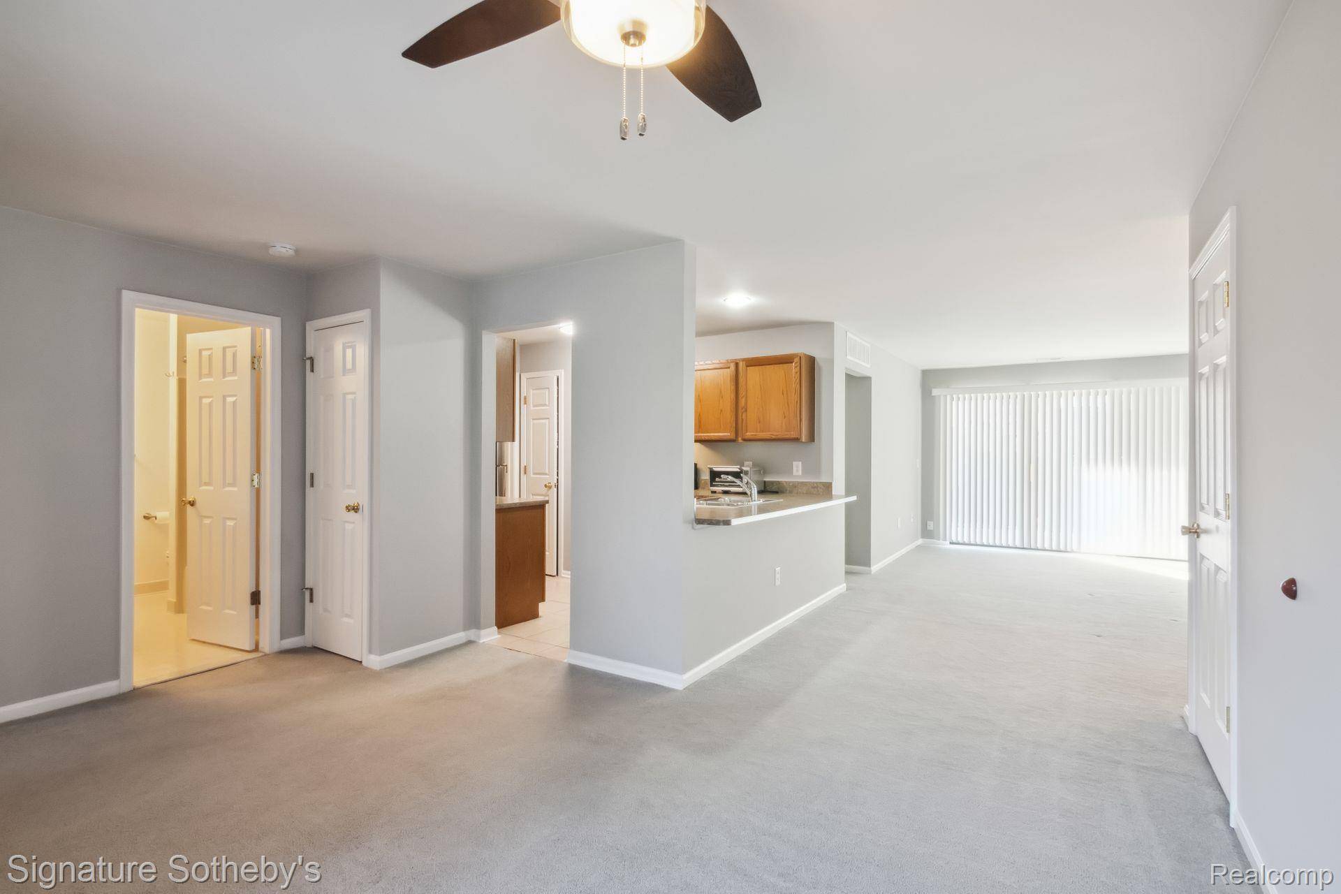 30773 Hidden Pines, Roseville, MI 48066