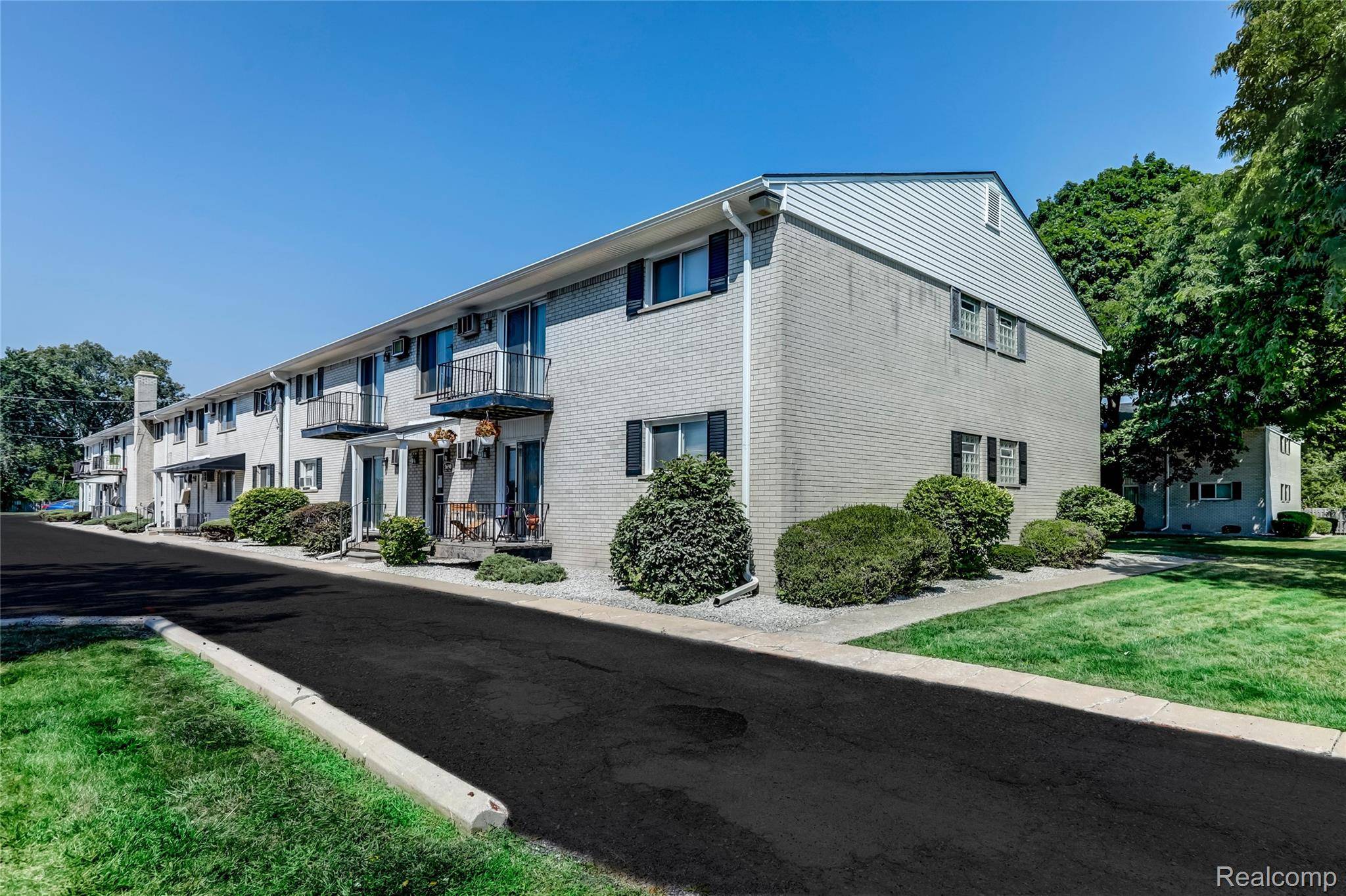 5680 Pardee AVE #2, Dearborn Heights, MI 48125