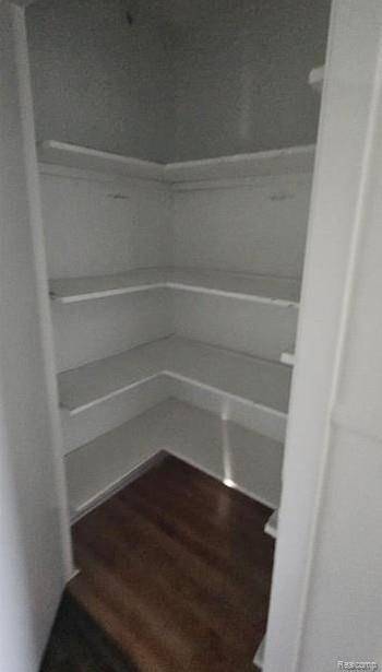 1902 Fenton RD, Flint, MI 48507