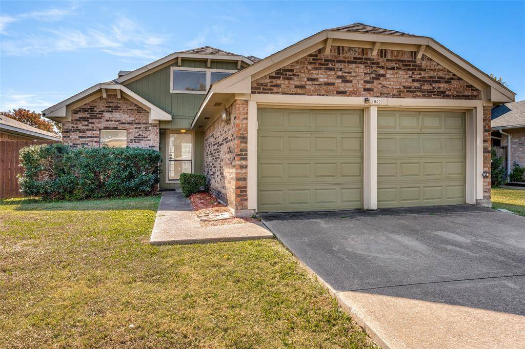 2002 Verlaine Drive, Carrollton, TX 75007