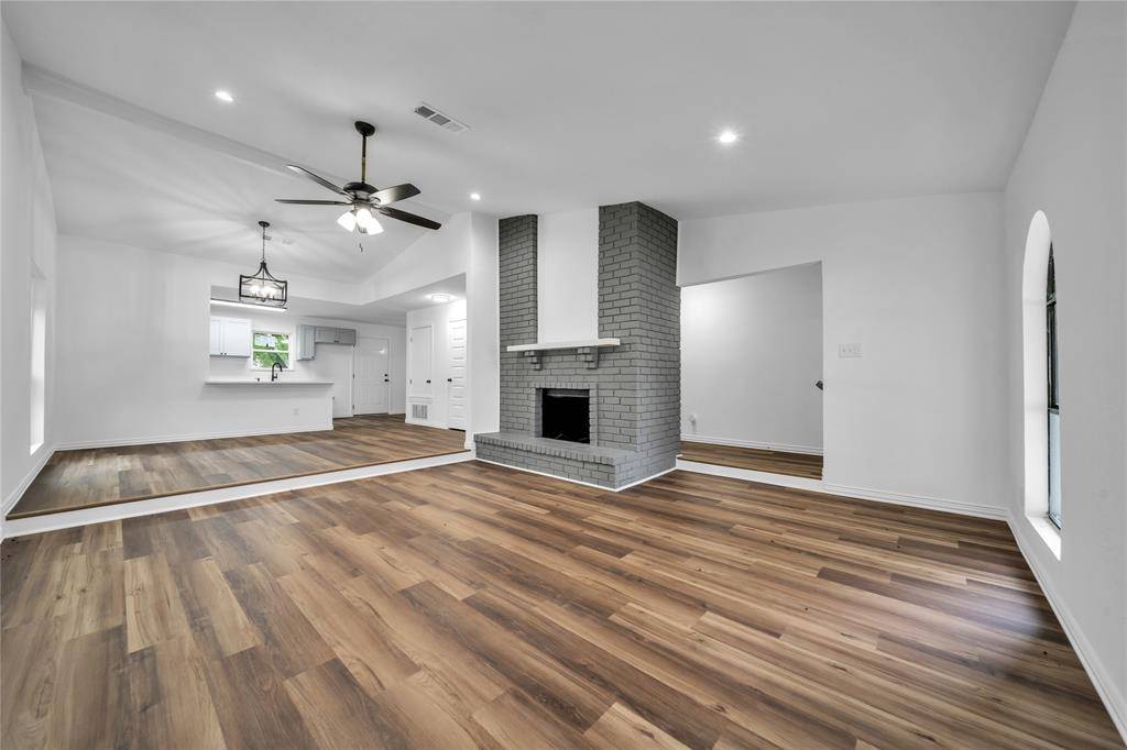 2009 Clark Trail, Grand Prairie, TX 75052