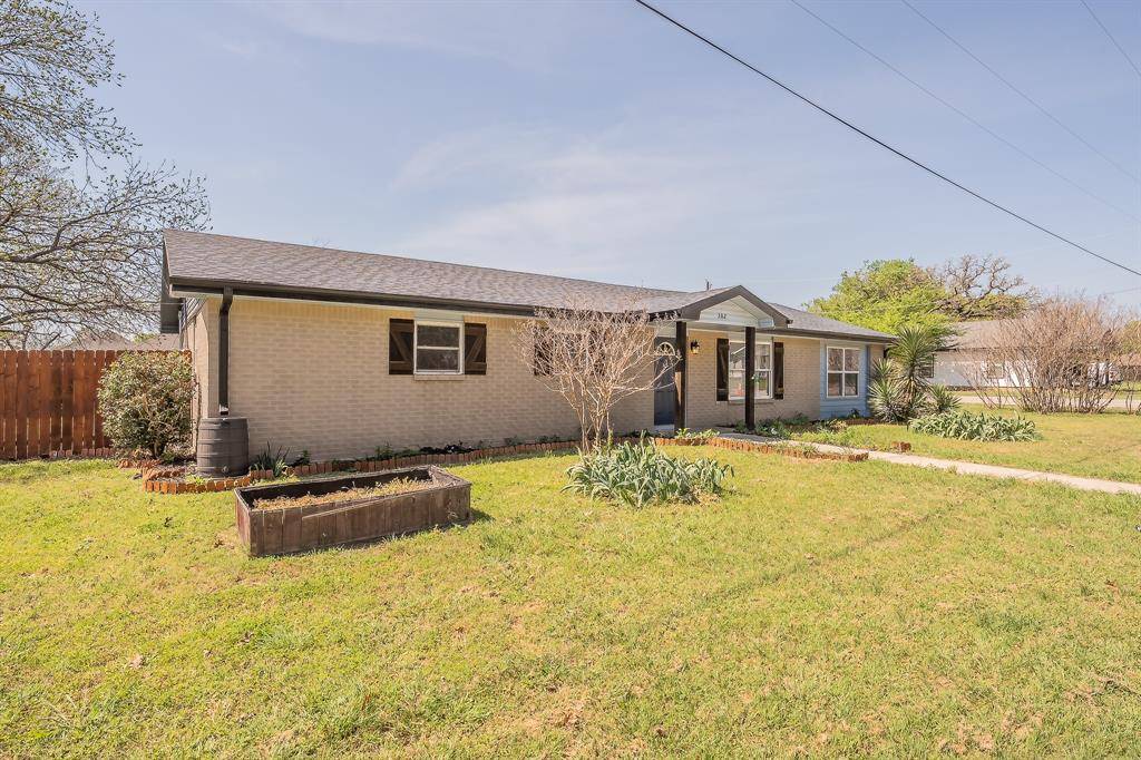 302 E Washington Street, Alvord, TX 76225