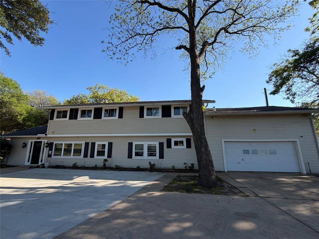 1009 Country Club Road, Ennis, TX 75119