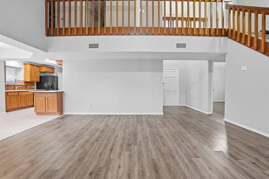 4364 Bentley Drive, Grand Prairie, TX 75052