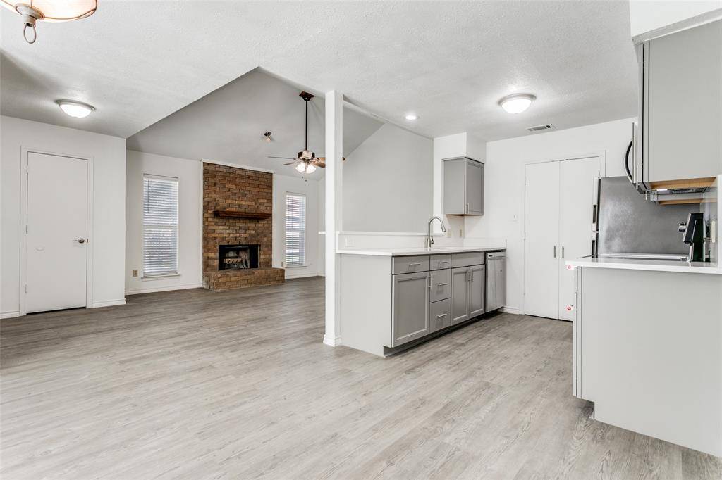 2121 Stone Moss Lane, Grapevine, TX 76051