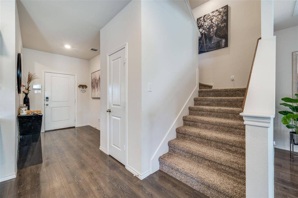 808 Fueller Drive, Aubrey, TX 76227