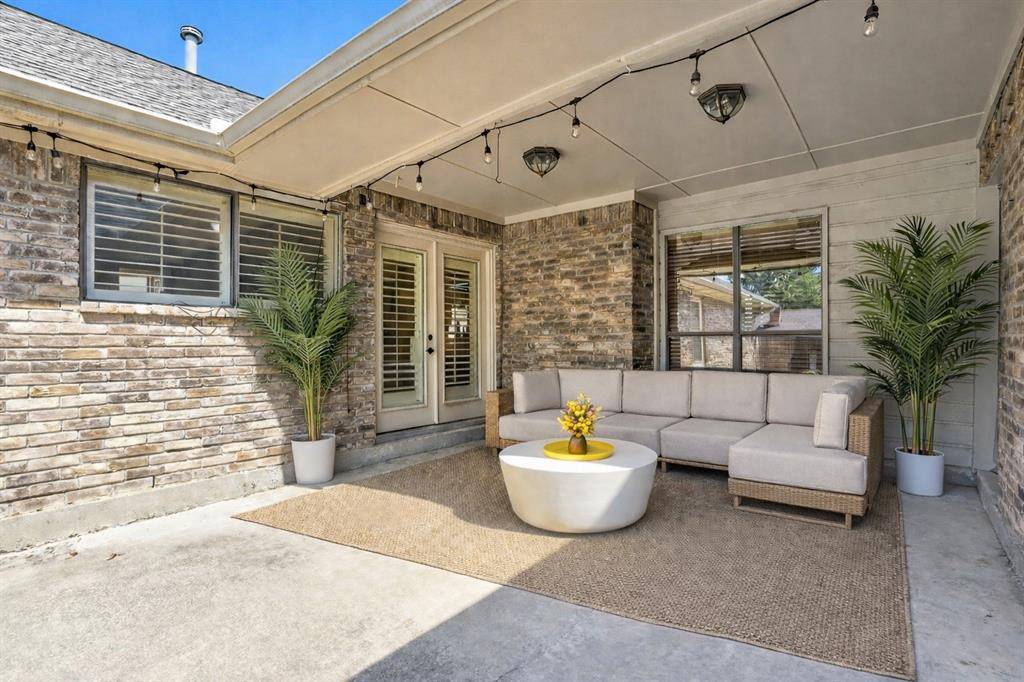 2517 Willowgate Lane, Carrollton, TX 75006