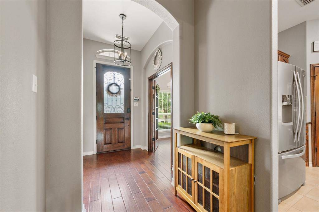 11712 Wolfcreek Lane, Fort Worth, TX 76244