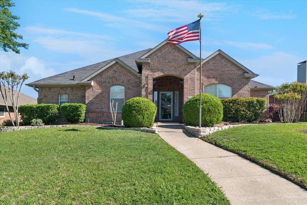 1613 Mayflower Drive, Carrollton, TX 75007