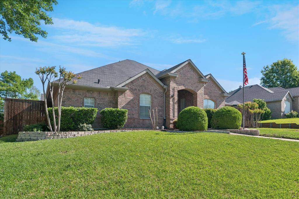 1613 Mayflower Drive, Carrollton, TX 75007