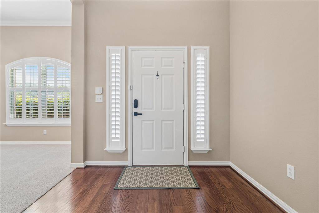 1613 Mayflower Drive, Carrollton, TX 75007