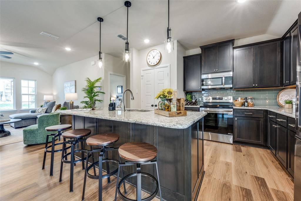 100 Walnut Street, Whitesboro, TX 76273