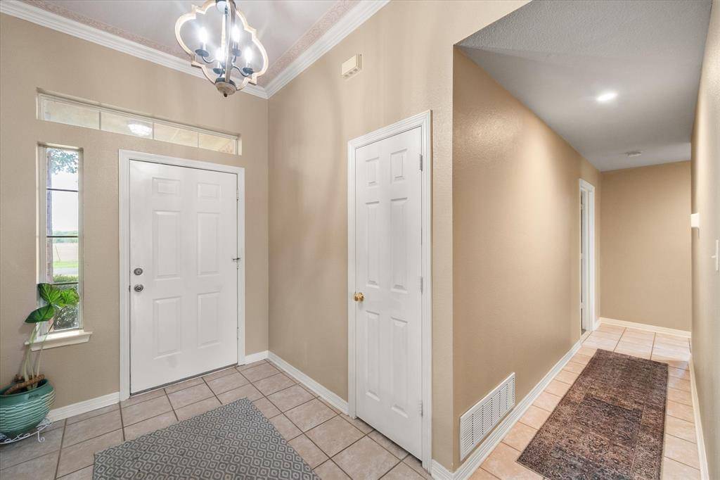 906 S Ward Street, Italy, TX 76651