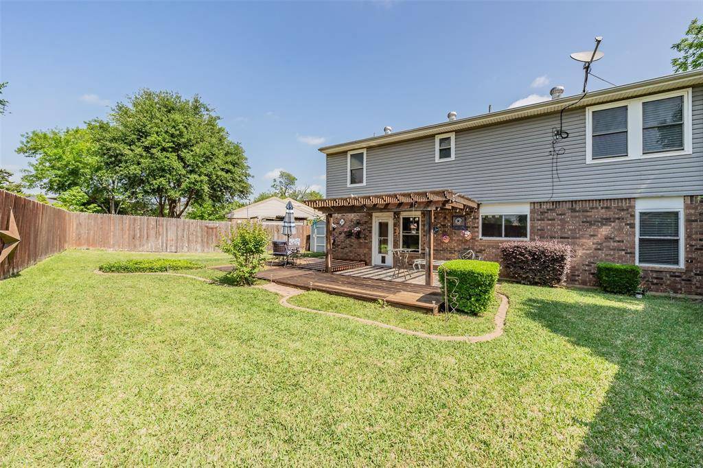 1219 Brian Court, Grapevine, TX 76051