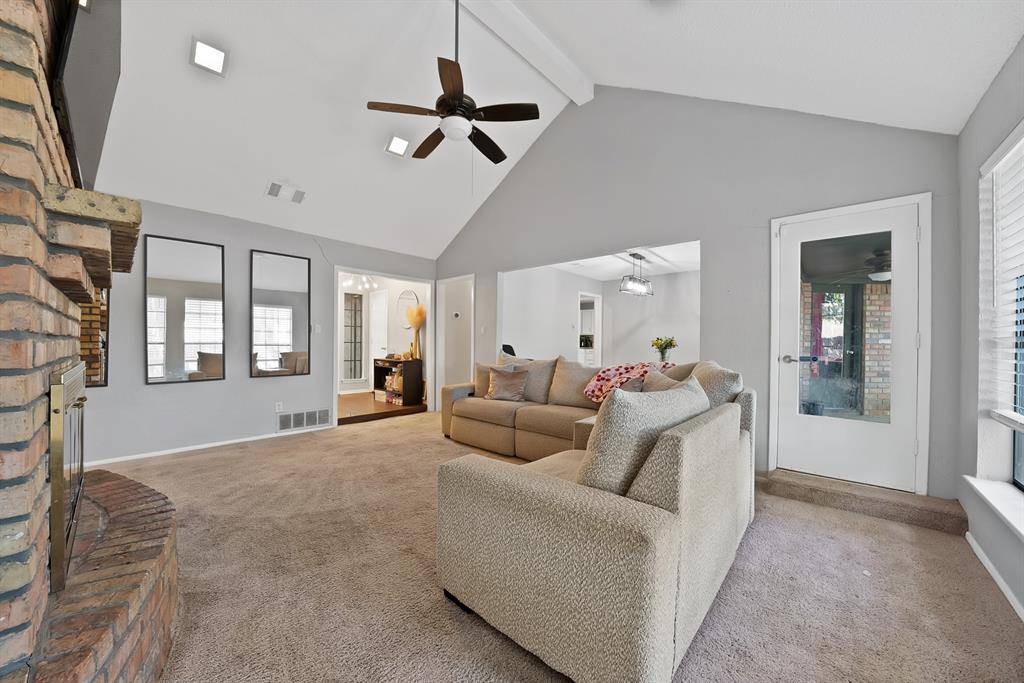 5715 Trail Crest Drive, Arlington, TX 76017