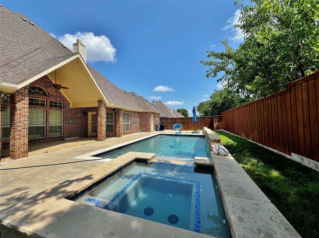 507 Montclaire Drive, Mansfield, TX 76063