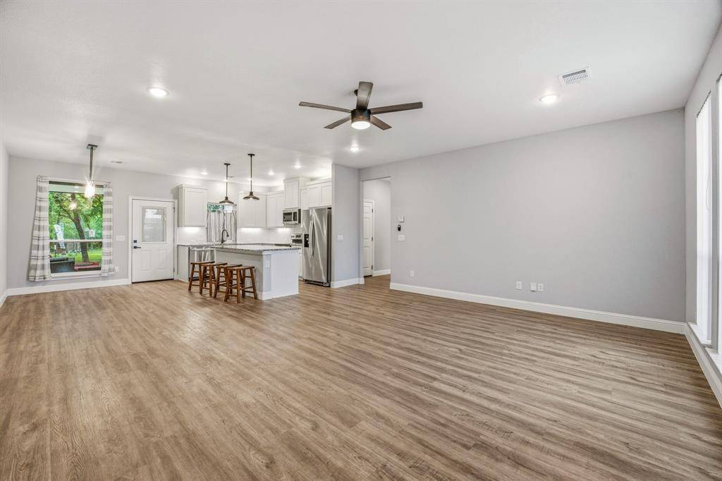 6106 Moose Drive, Granbury, TX 76048