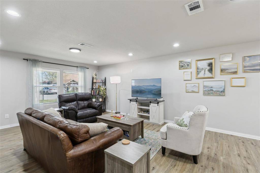 5816 Grayson Street, Fort Worth, TX 76119