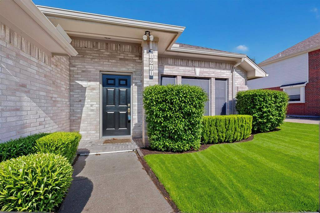 1911 Random Oaks Drive, Rockwall, TX 75087