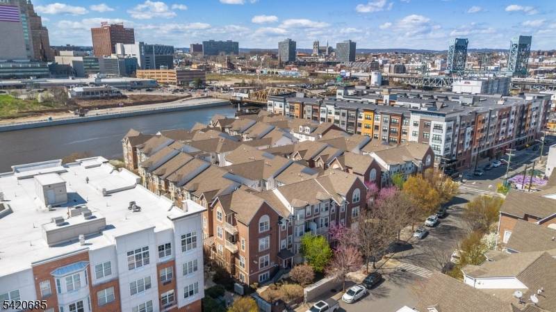 201 Dey St #124, Harrison Town, NJ 07029