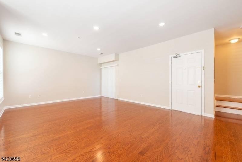 201 Dey St #124, Harrison Town, NJ 07029