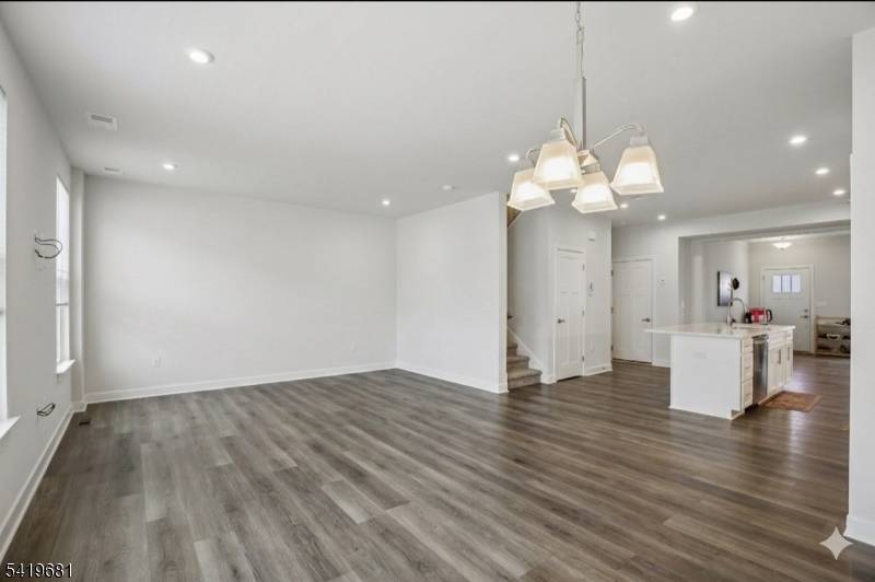 49 Owen Ct, Franklin Twp., NJ 08873