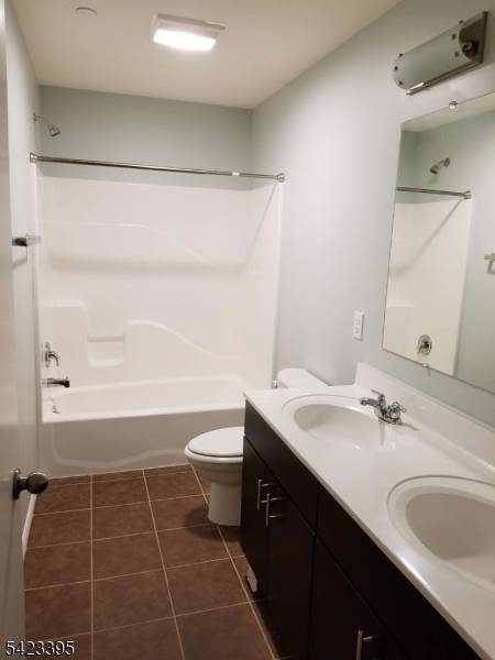 447 Rose Ave #447, Jersey City, NJ 07305