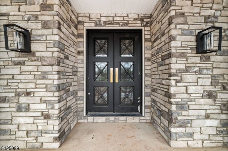 16 New Amwell Rd, Hillsborough Twp., NJ 08844