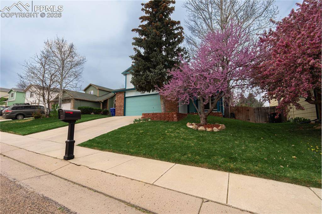 2940 Richmond DR, Colorado Springs, CO 80922