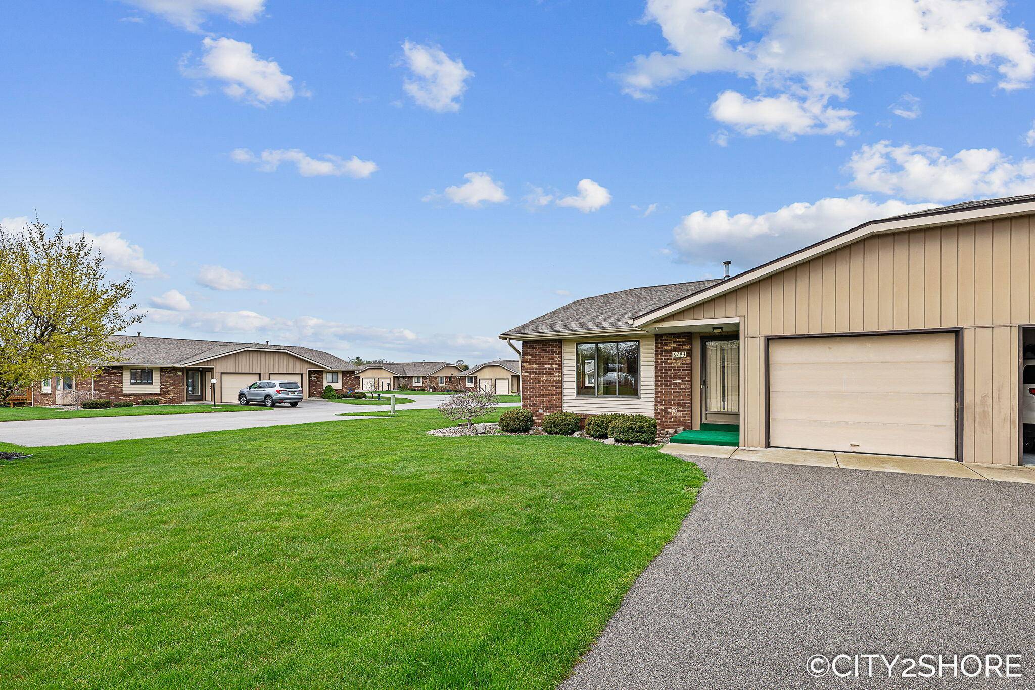 6793 Waterview DR, Georgetown Twp, MI 49418