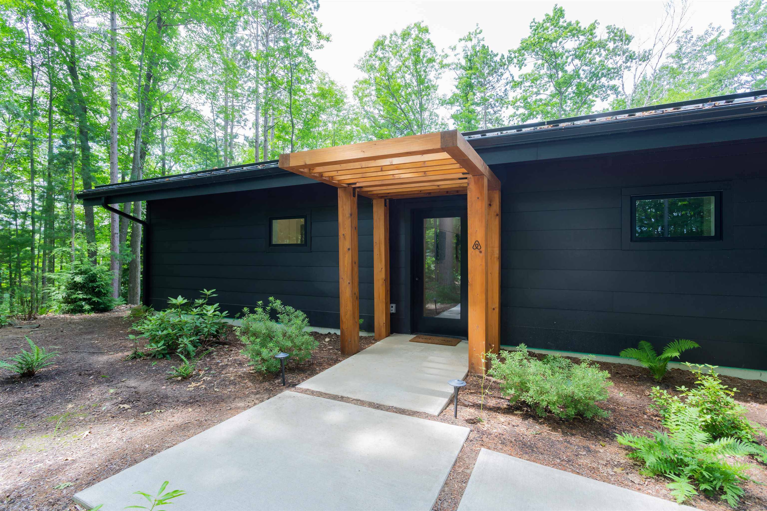 7103 Lake View RDG, Almira Twp, MI 49650