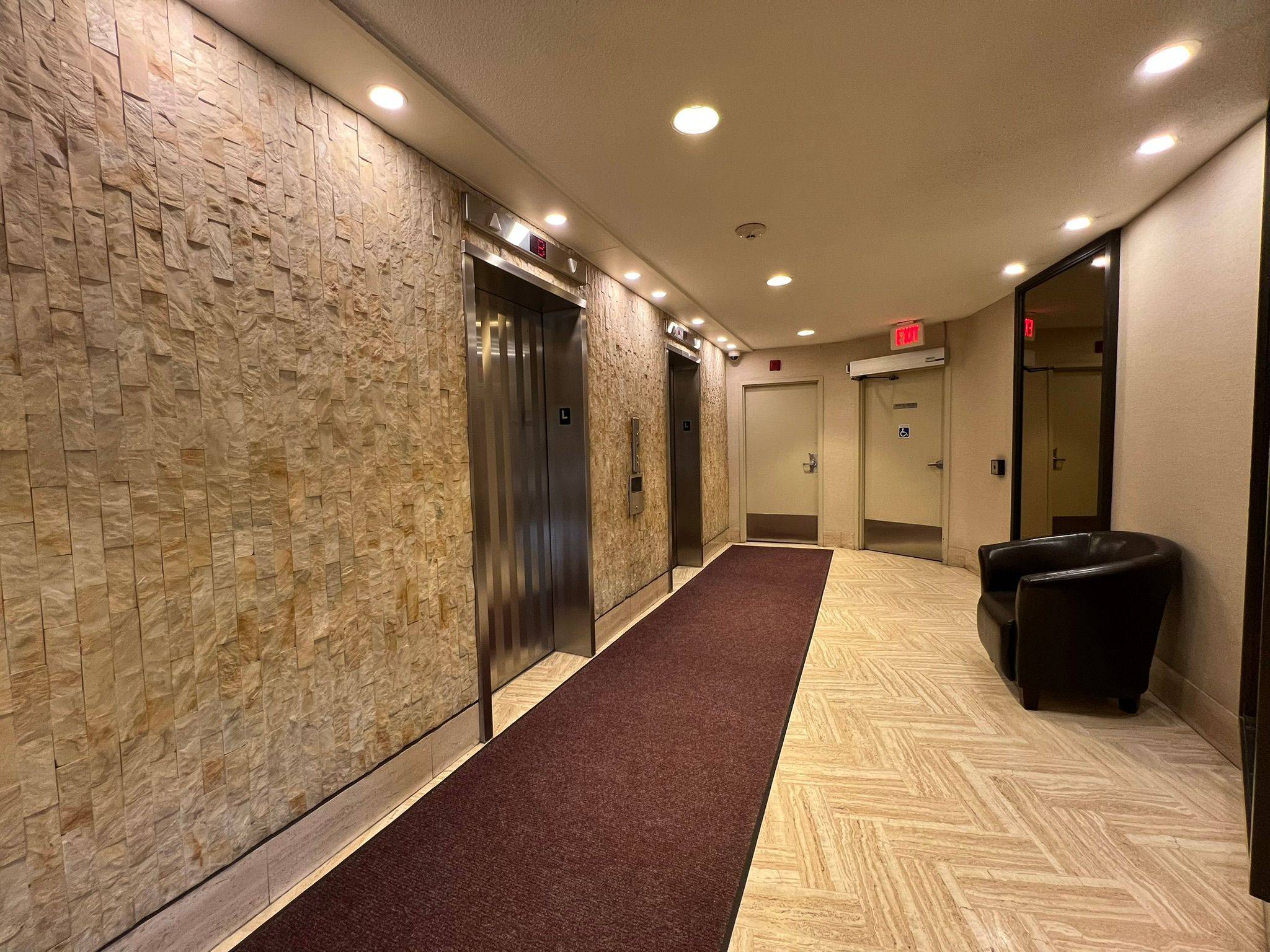 150 Neptune DR #704, Toronto C04, ON M6A 2Y9