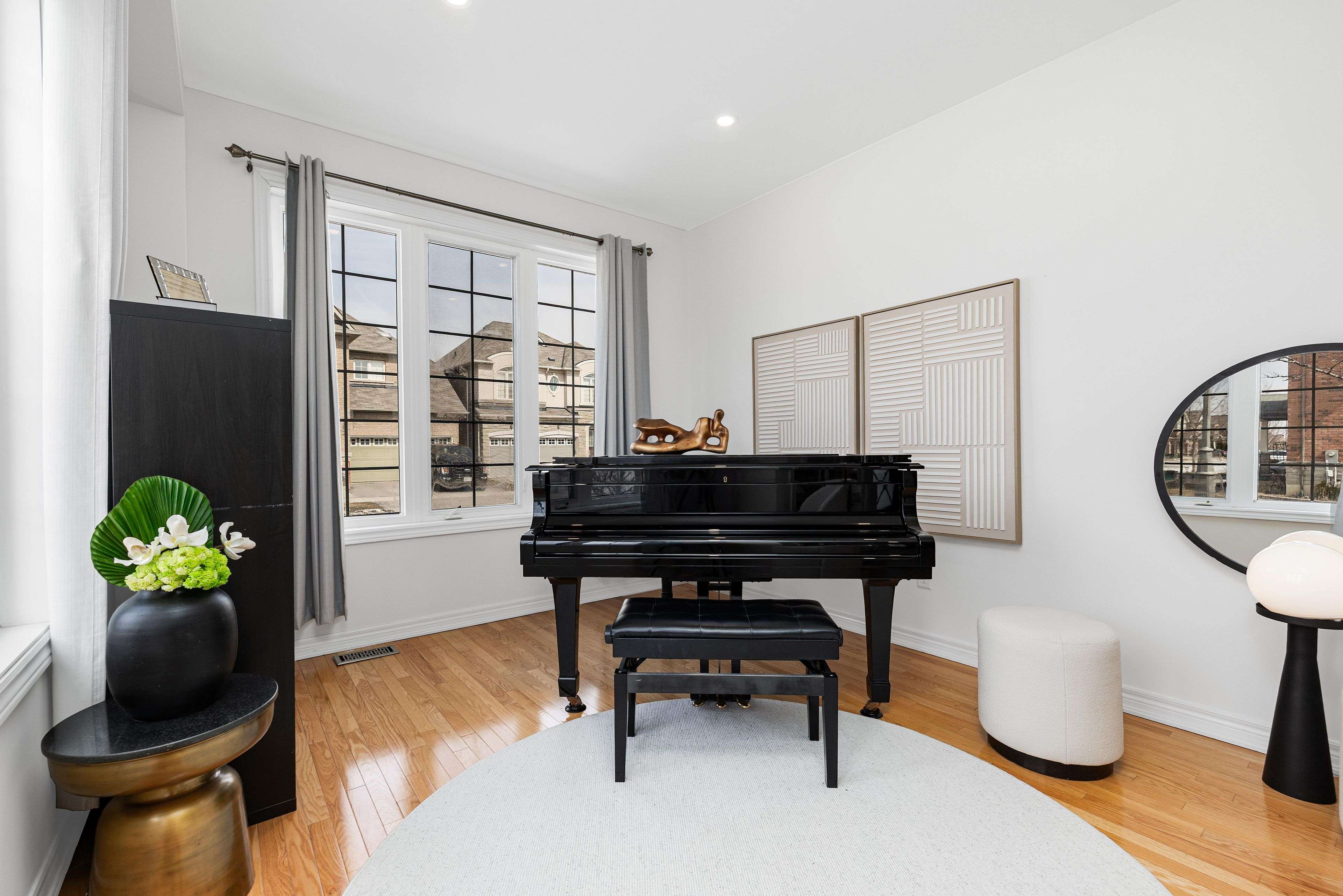 3 Mansard DR, Richmond Hill, ON L4E 0L8