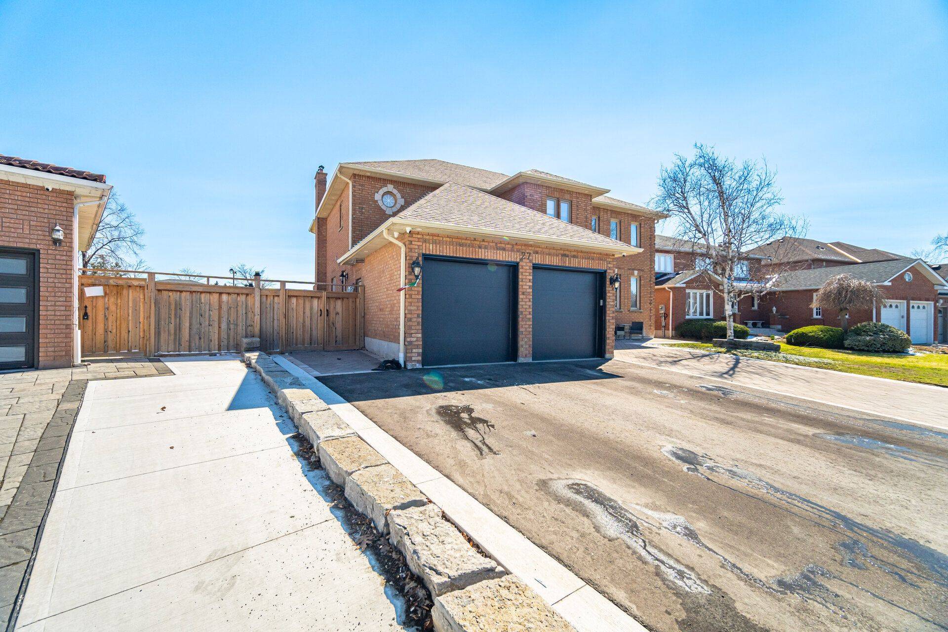 27 Marconi AVE, Vaughan, ON L4L 7A6