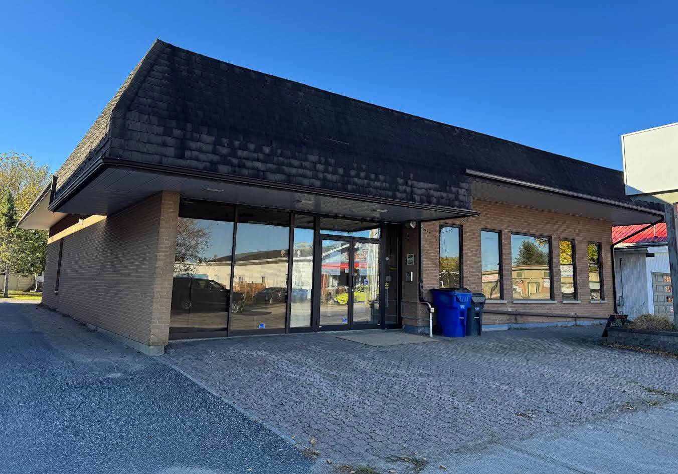 29 Tenth ST E, Armstrong, ON P0J 1E0