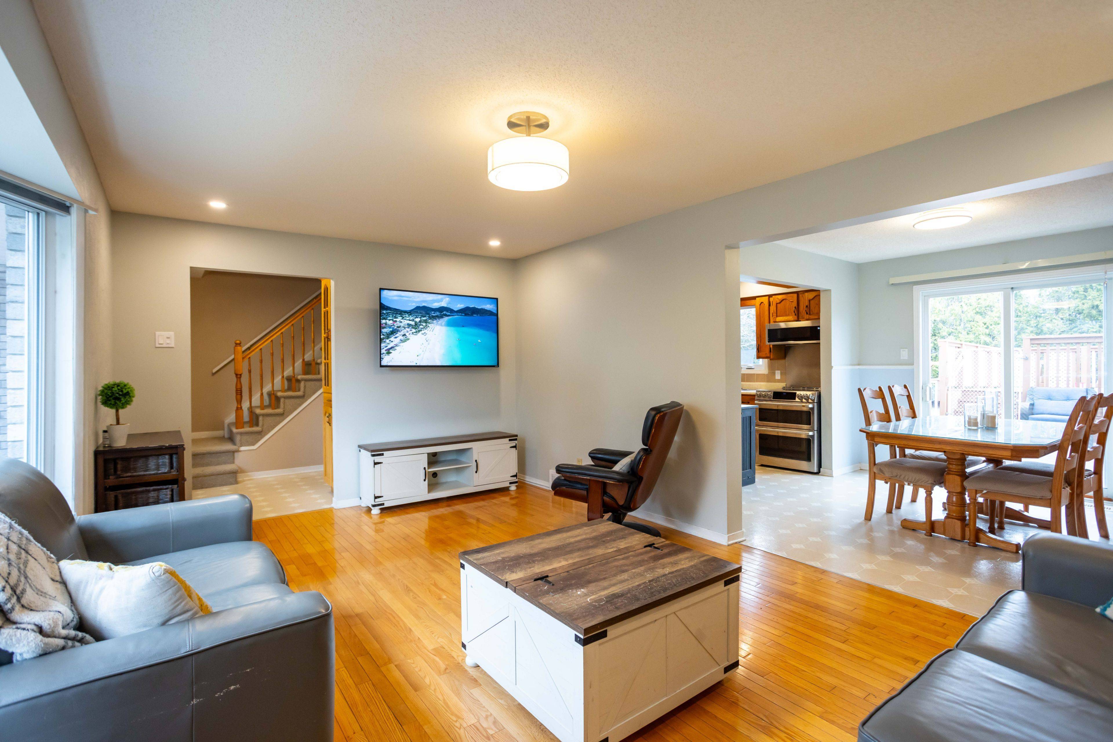 95 Castlebeau ST, Russell, ON K0A 1W0